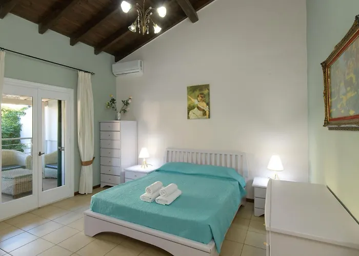 Doctor's House By Posarellivillas * Kassiopi